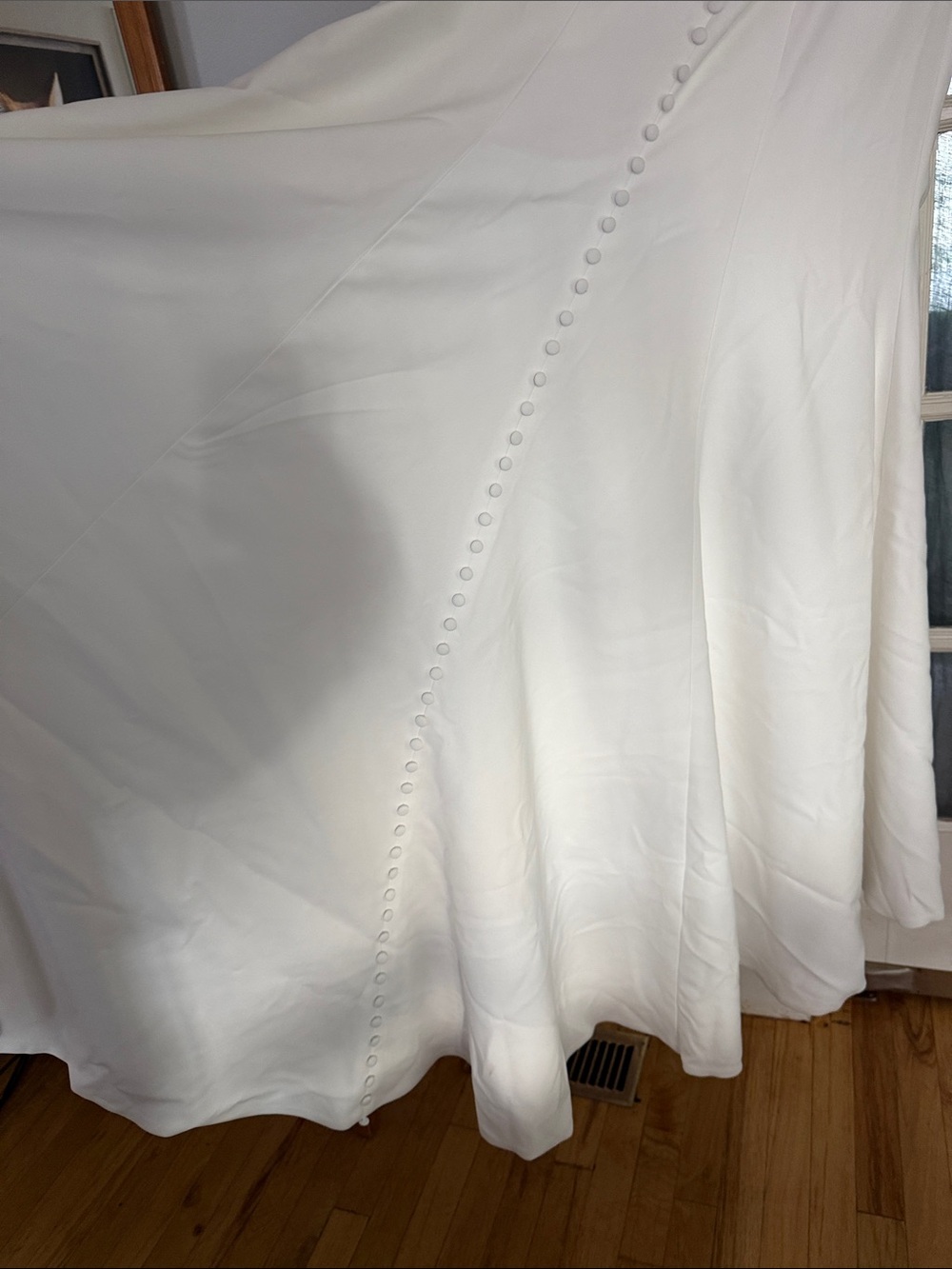 NWT DAVID'S BRIDAL COLLECTION
Off-the-Shoulder Button Back Crepe Wedding Dress - Picture 7 of 11